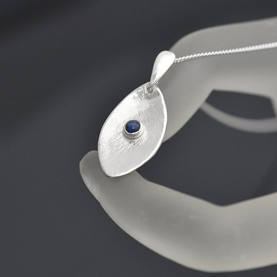Sapphire pendant iana jewellery maker Canterbury Kent