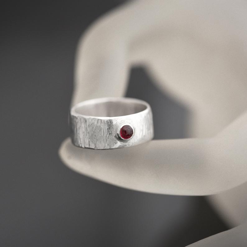 Wide Band Garnet ring Siz P